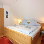 Seepark Reetdachhaus 1 * Burhave