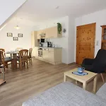 Seepark Reetdachhaus 1 *
