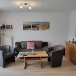 Seepark Reetdachhaus 1 *