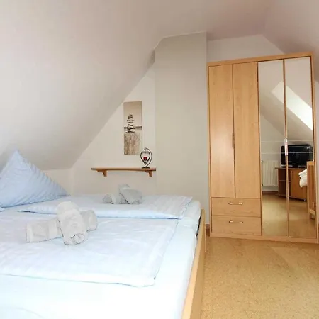 Seepark Reetdachhaus 1