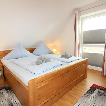 Seepark Reetdachhaus 1 * Burhave
