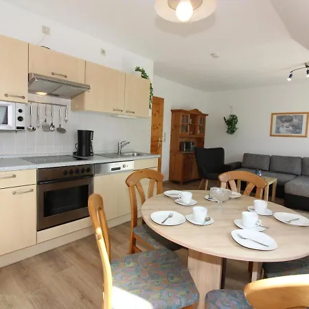 Seepark Reetdachhaus 1 Appartement Burhave