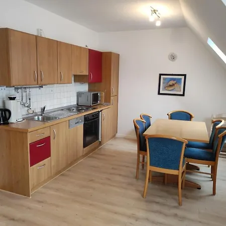 Seepark Reetdachhaus 1 * Burhave